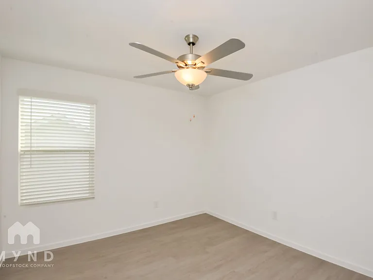 2716 Mistwood Dr — Photo 17