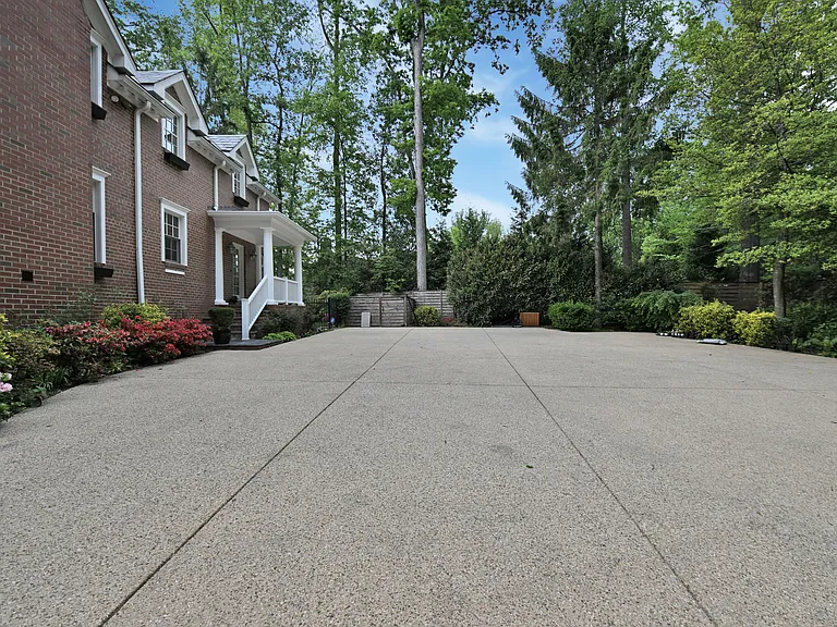 6907 Bradley Blvd — Photo 149