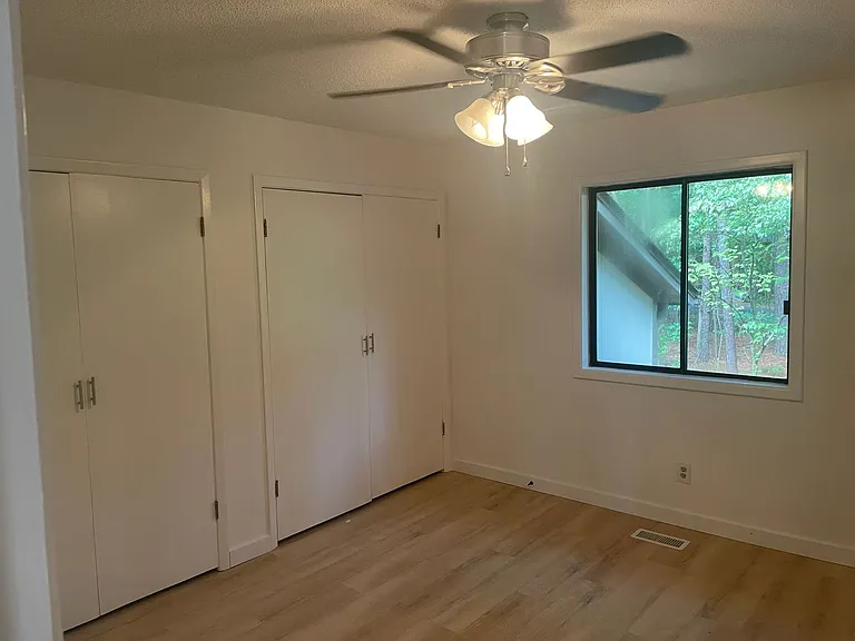1101 W Main St #D — Photo 10