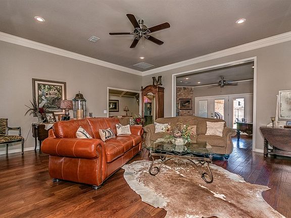 5th image of 7809 Tarrytown Ave
