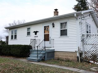 10826 W Saint Martins Rd, Franklin, WI 53132