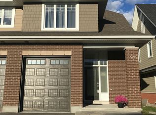 527 Hitzlay Ter, Ottawa, ON K2T 0S1