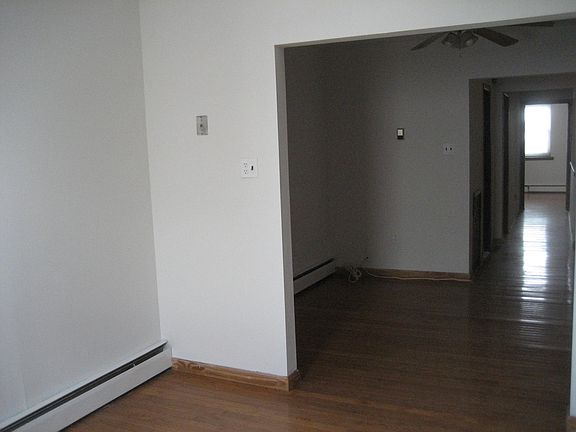 4th image of 1628 S 9th St Floor 3