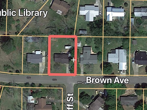 3 Brown Ave, Daleville, AL 36322