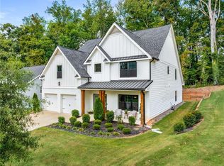 3127 Cherry Blossom Ln, East Point, GA 30344