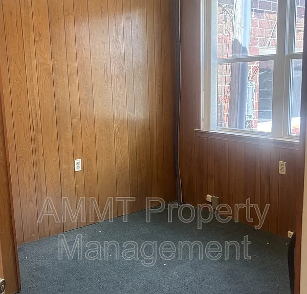 114 E 4th St #13 — Photo 1