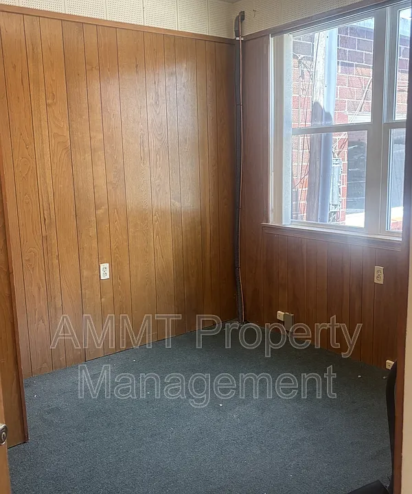 114 E 4th St #13