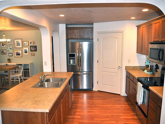 3rd image of 167 N Romney Ln #104