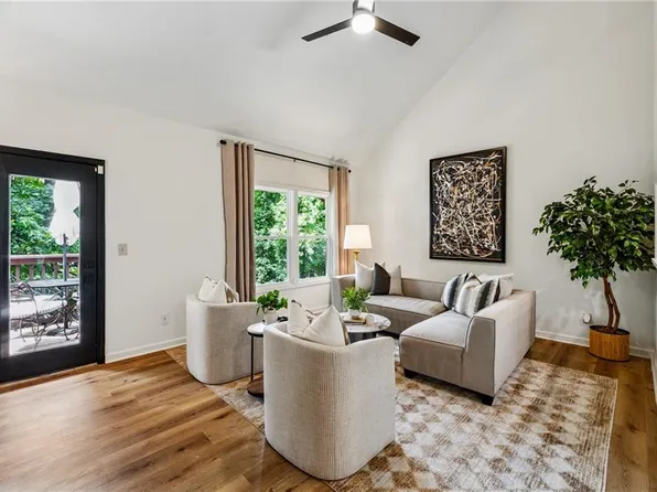 904 Ivy Green Ln SE, Marietta, GA 30067