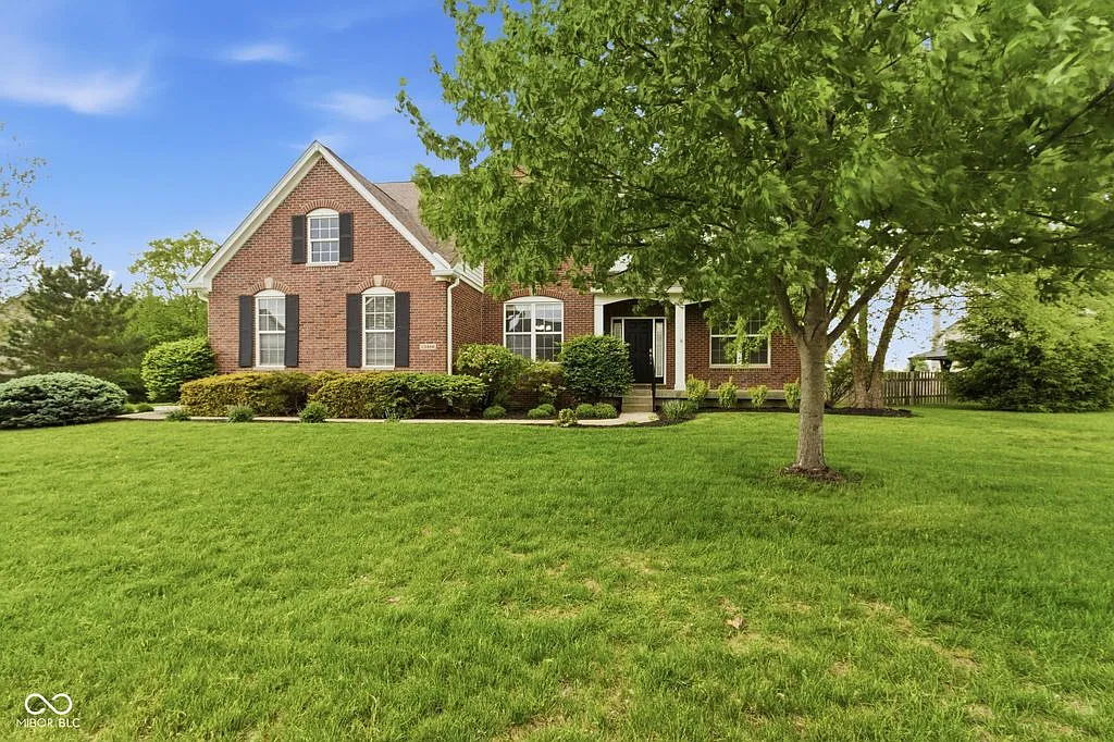 5 bed, 4656 sqft, $5,500 — Photo 3