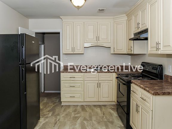 4th image of 2411 Halmac Dr NW
