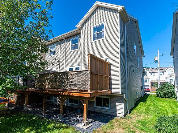 3rd image of 76 Outrigger Cres