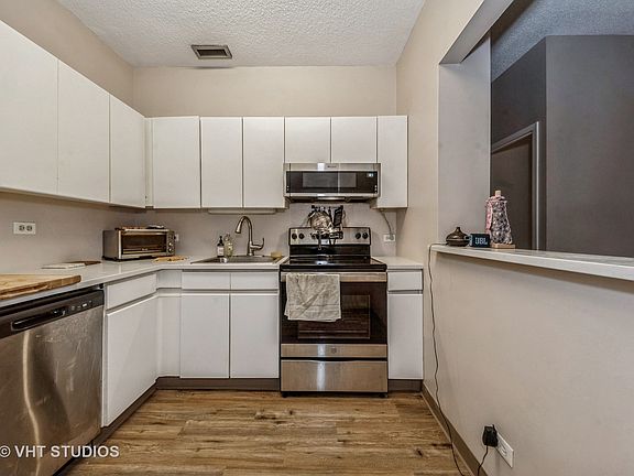 5th image of 440 N Wabash Ave APT 707