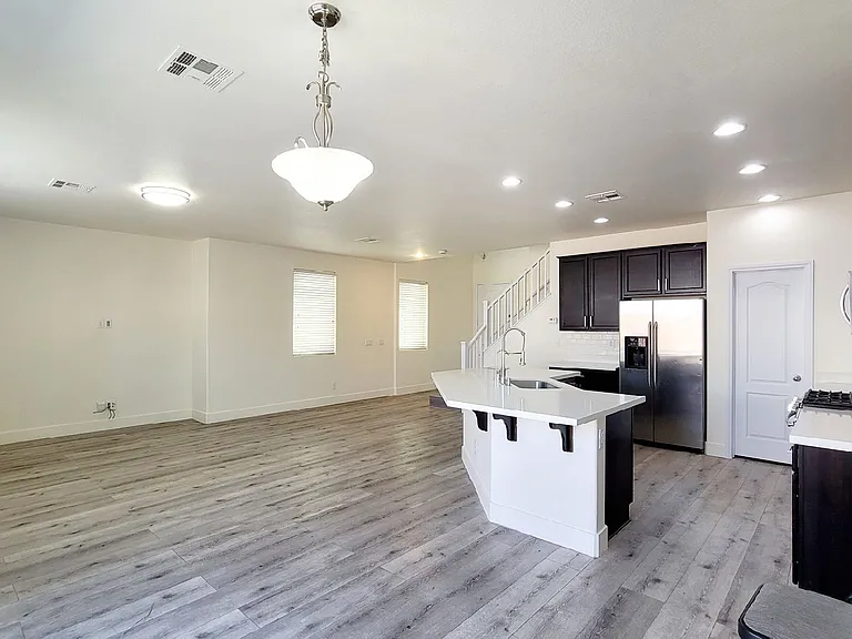 8518 Genesee Ct — Photo 6
