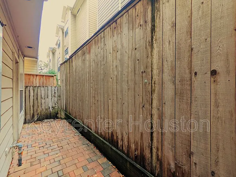 5130 Scotland St — Photo 24