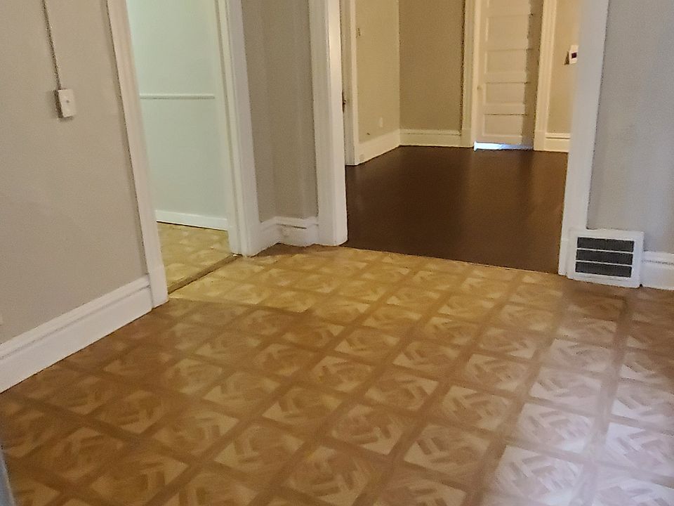 1st image of 225 Gates Ave #1