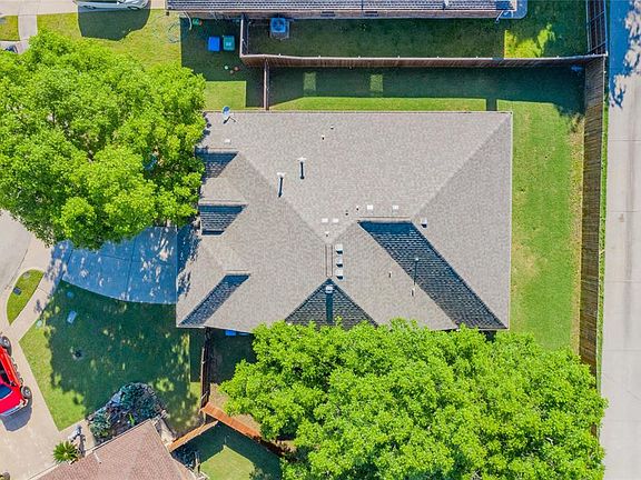2nd image of 7614 Lindsey Dr