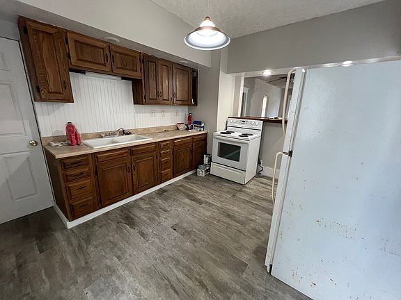 2nd image of 620 E Louisiana St