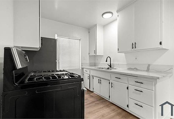 5th image of 3862 Potomac Ave APT 12