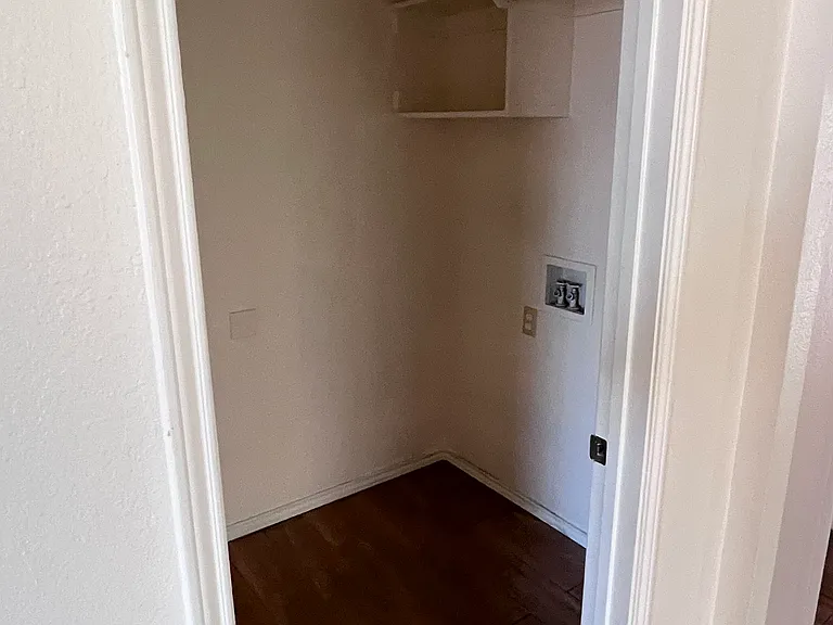 8555 Stetson Dr — Photo 4