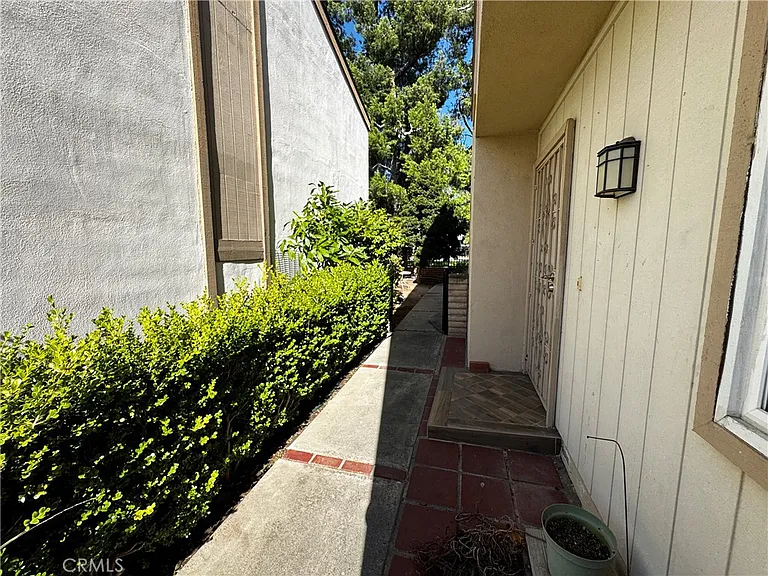 71 Willow Tree Ln — Photo 7