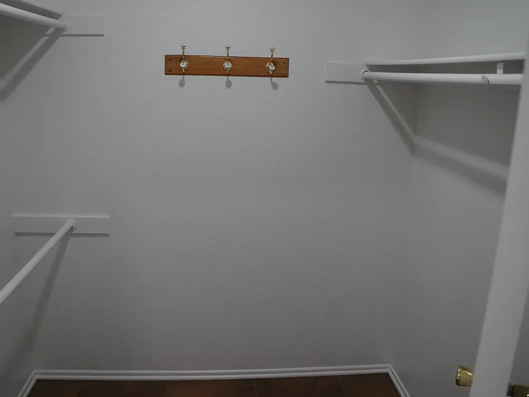 19975 Heartwood Dr — Photo 12