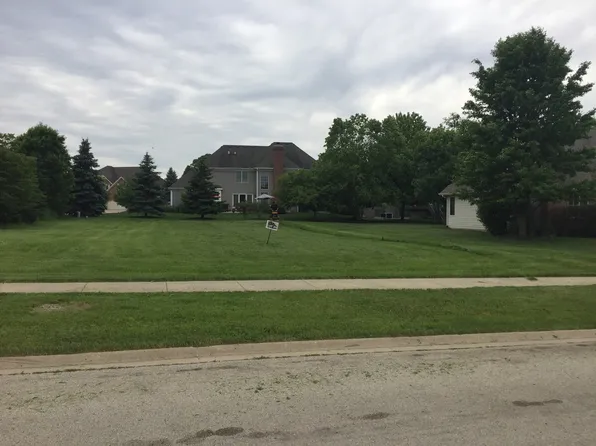 706 Brighton Dr, Sugar Grove, IL 60554