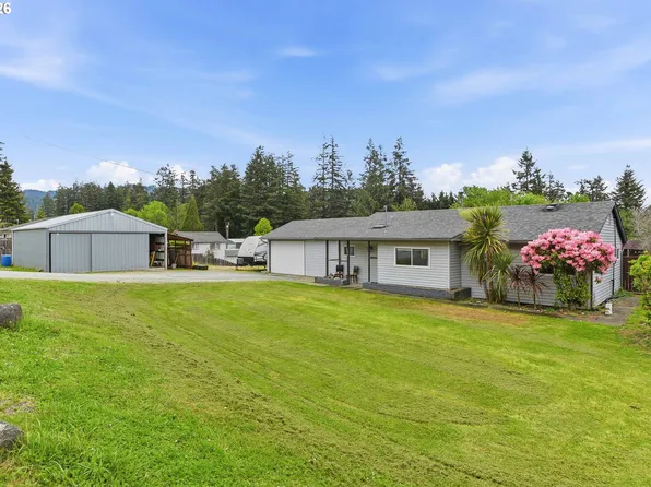 1820 E Cedar St, Myrtle Point, OR 97458