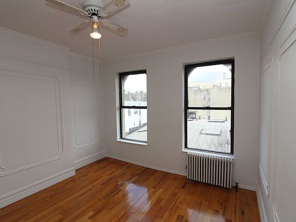 2nd image of 21 Clifford Pl APT 4R