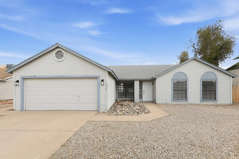 3 bed, 2.0 bath, 1495 sqft, $2,355 — Photo 1