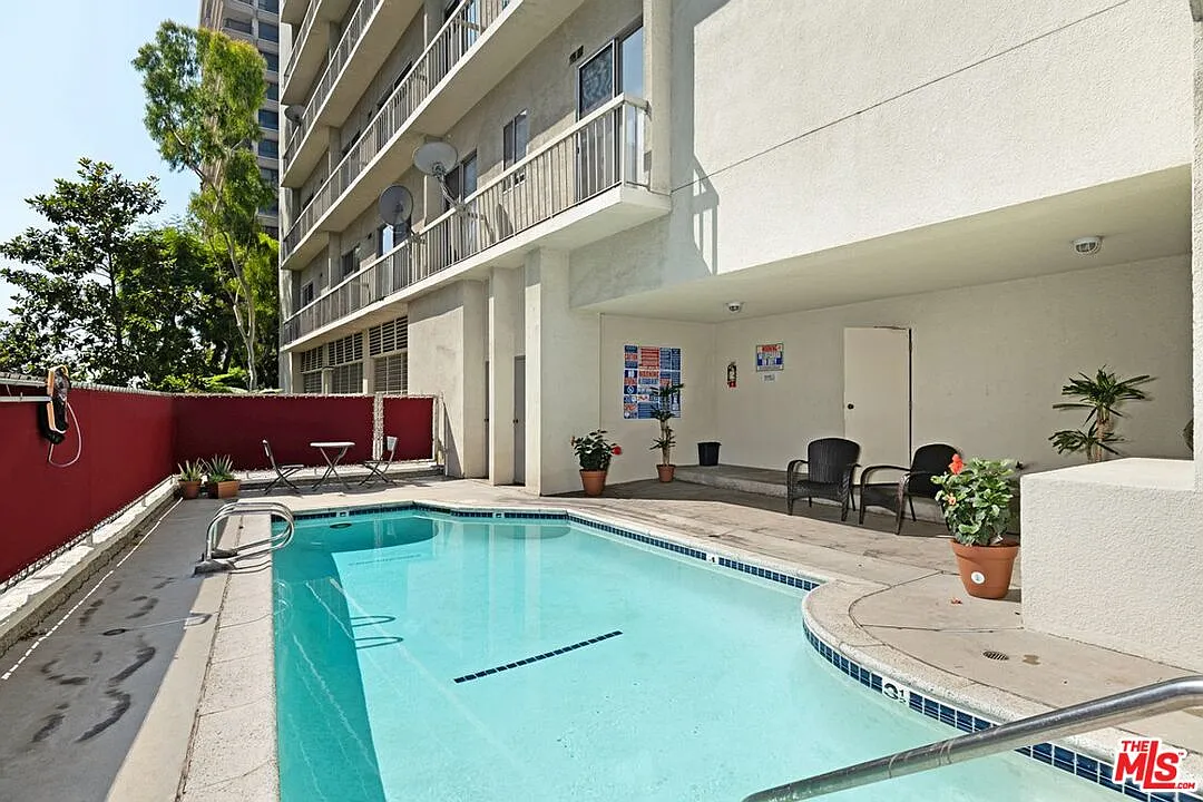 2 bed, 2.0 bath, 1019 sqft, $3,900 — Photo 4