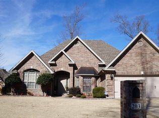 203 Nemours Cv, Maumelle, AR 72113