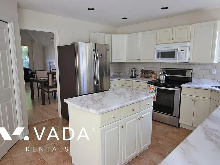 1572 Salal Cres — Photo 7
