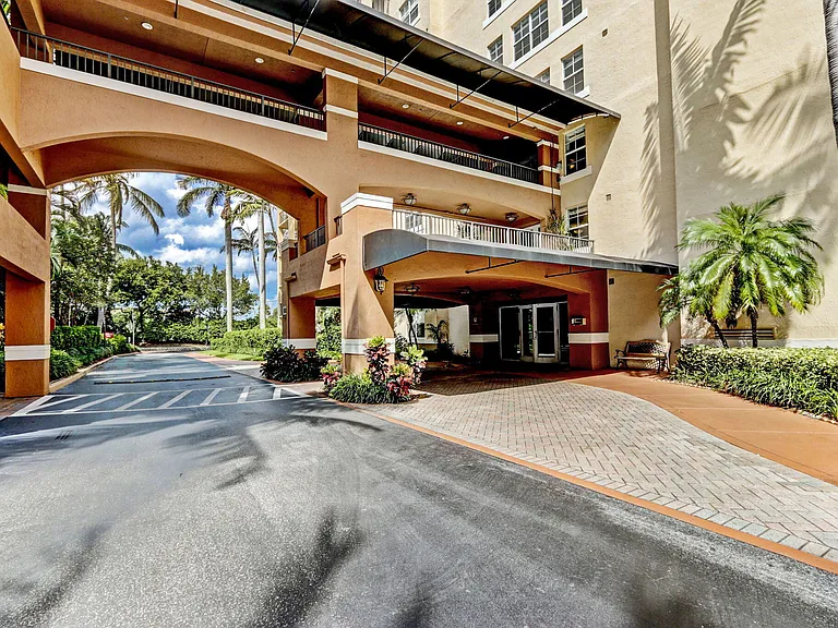 1805 N Flagler Dr #115 — Photo 32