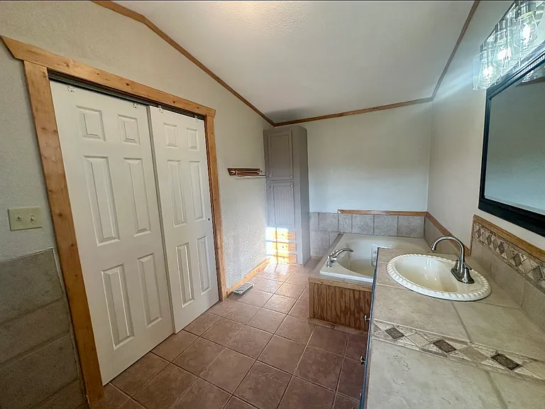75 Ouray Rd — Photo 6