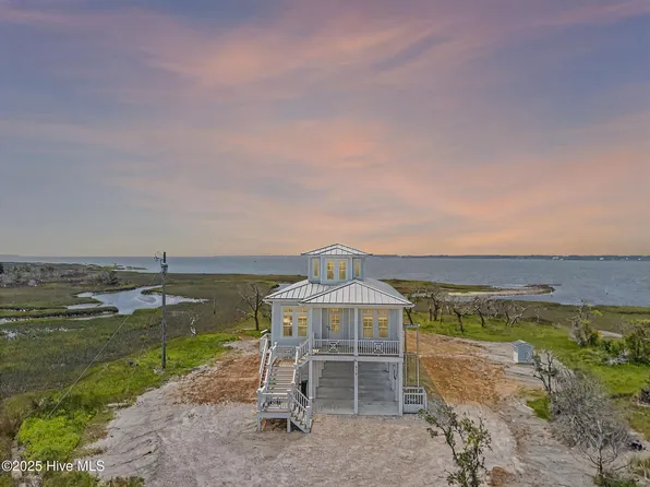 316 Bettie Path Road, Beaufort, NC 28516