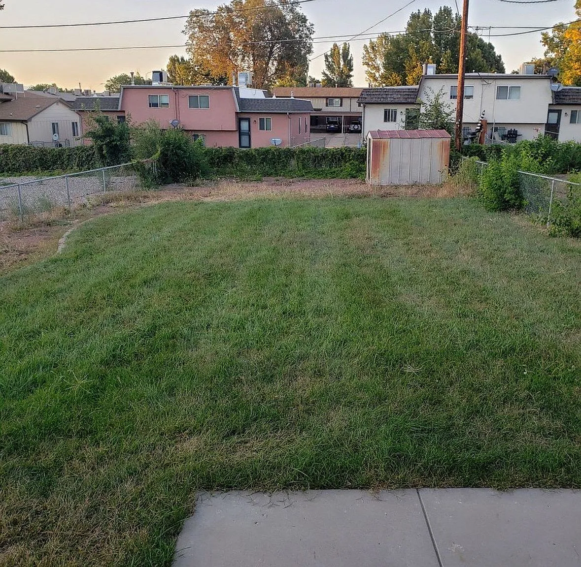 Spacious 2 Bed 1 bath Garage Near CSU Pueblo — Photo 2