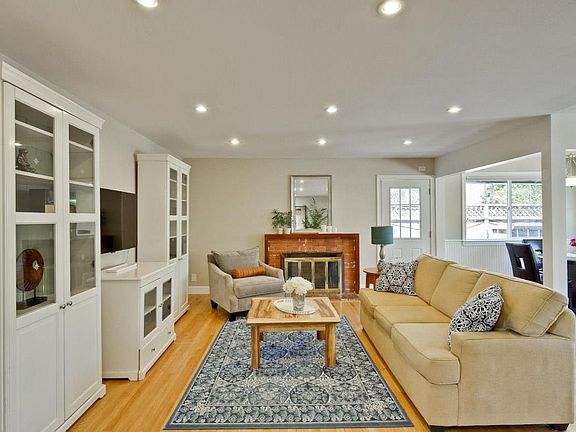 3rd image of 3432 Hilary Dr