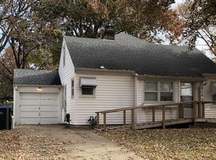 2024 SW Stone Ave, Topeka, KS 66604