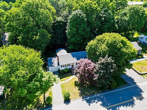 3rd image of 121 Prospect St
