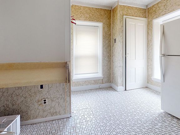 3rd image of 363 E Chelten Ave APT 3
