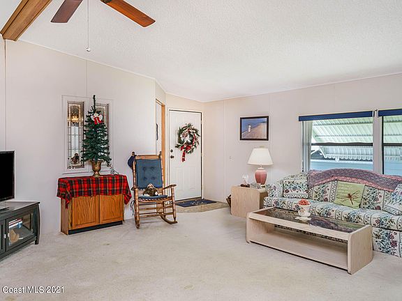 4th image of 313 Melissa Ln