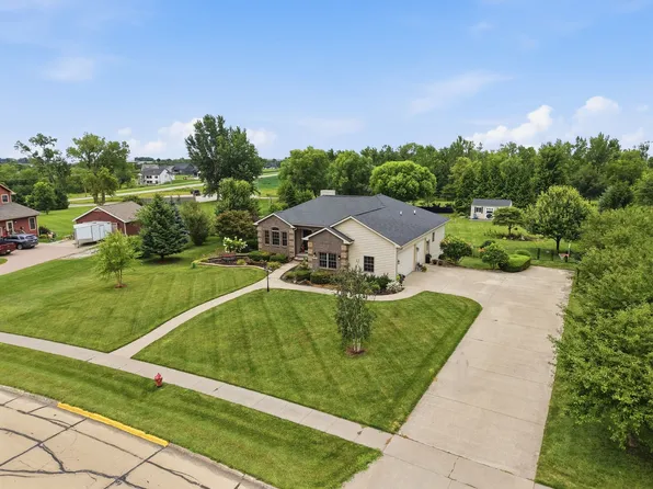 1310 Sand Cherry Ln, Huxley, IA 50124