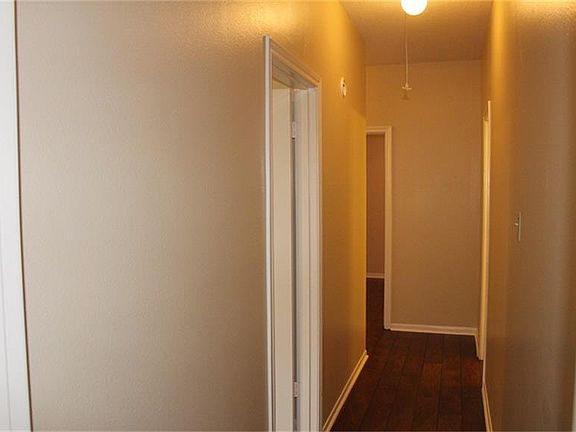 3rd image of 14631 Oak Chase Dr