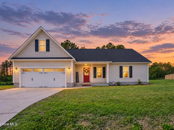 316 Starky Drive, Richlands, NC 28574
