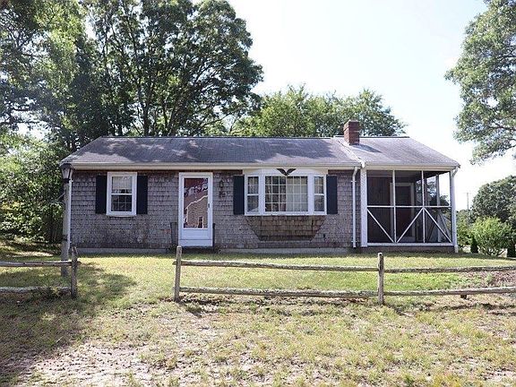 2nd image of 3 Jennifer Ln