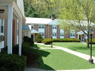 971 Hopmeadow St APT 7, Simsbury, CT 06070