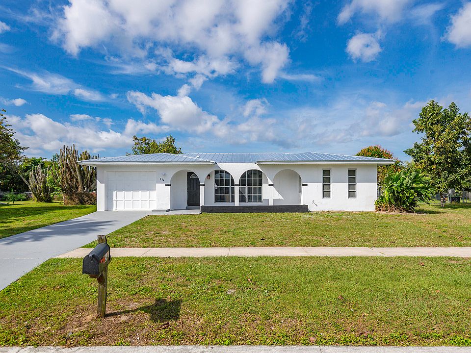 1st image of 834 SE Festivo Court
