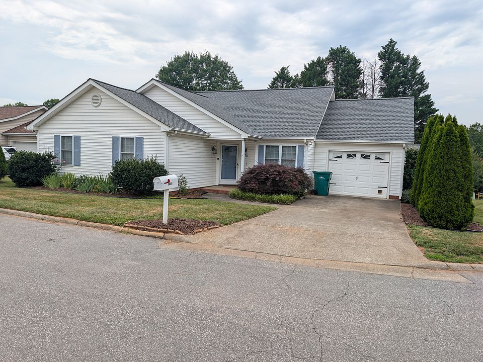 1st image of 1466 Sir Charles Dr
