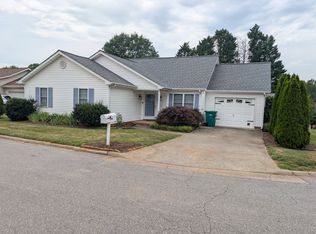 1466 Sir Charles Dr, Clemmons, NC 27012